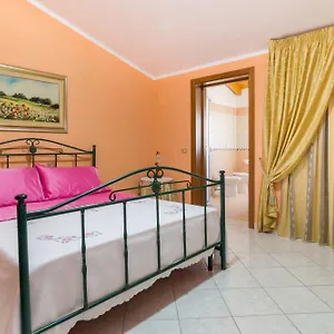 Casa Titti Bed & Breakfast Càbras